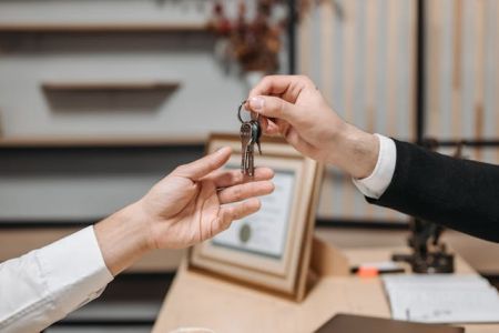 Remise-cles-airbnb-obstacle