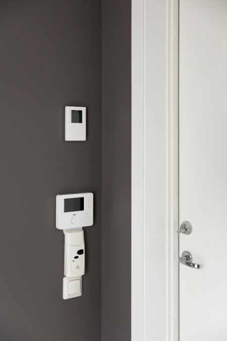 Comment-selectionner-installer-serrure-connectee-efficace-airbnb